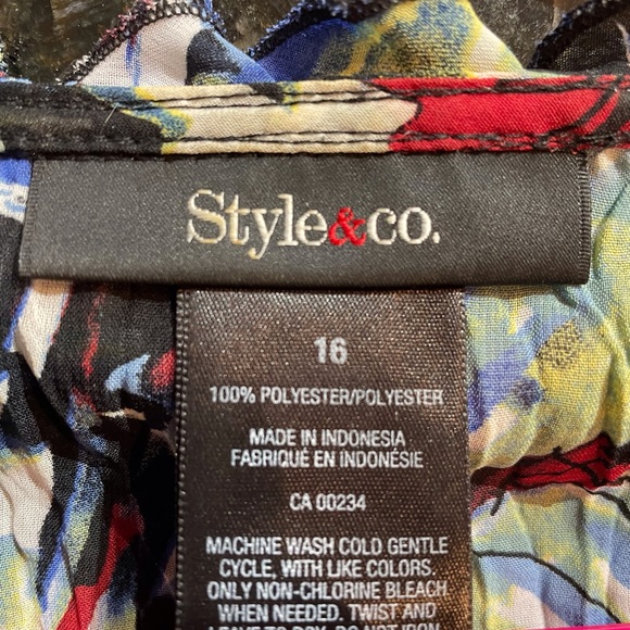 Women’s Style & Co Blouse - Picture 2 of 4